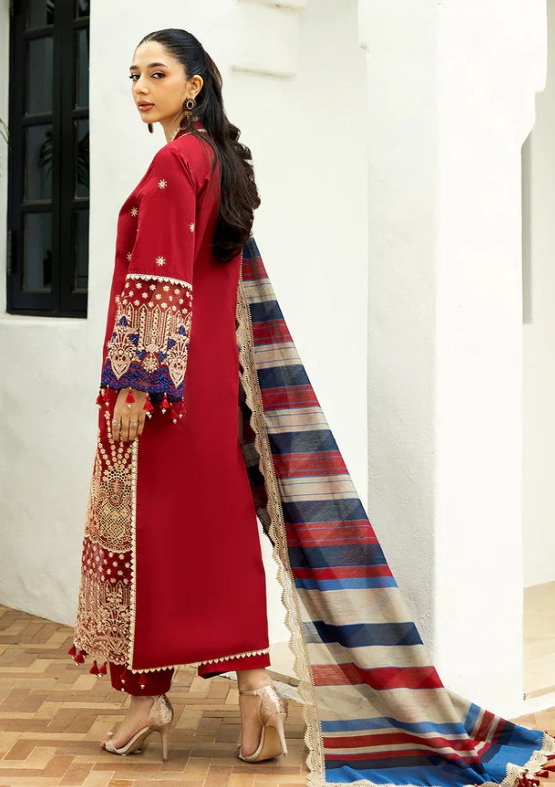 ZAINAB CHOTTANI BRAND LUXURY PREMIUM EDITION EMBRIODERED SERIES ARTICLE